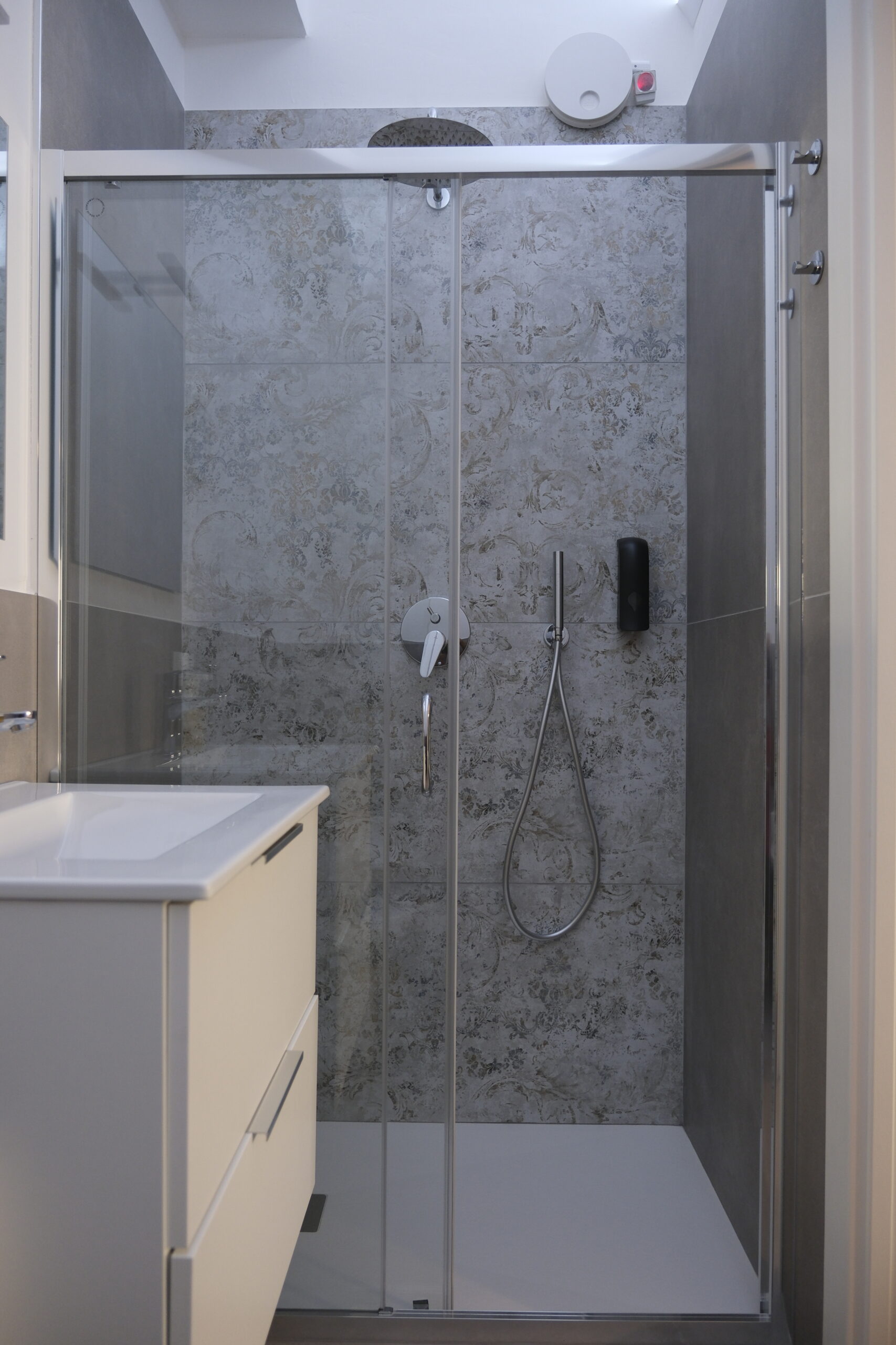Camera Glicine: il bagno